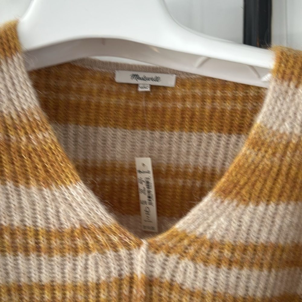 Madewell Striped Beige and Cream Women's Sweater (M) - Picture 4 of 5